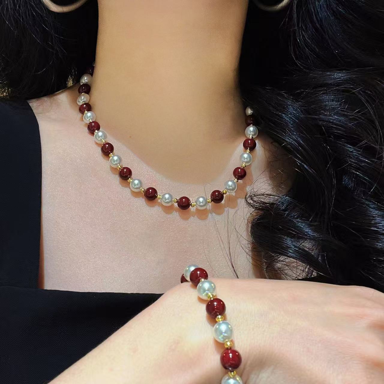 High Quality Red Cold White Pearl Necklace