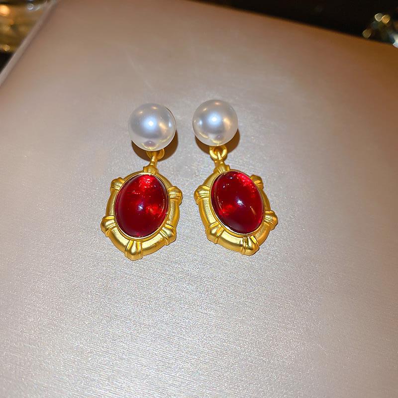 Women's Fashionable Retro High-grade Artistic Light Luxury Earrings