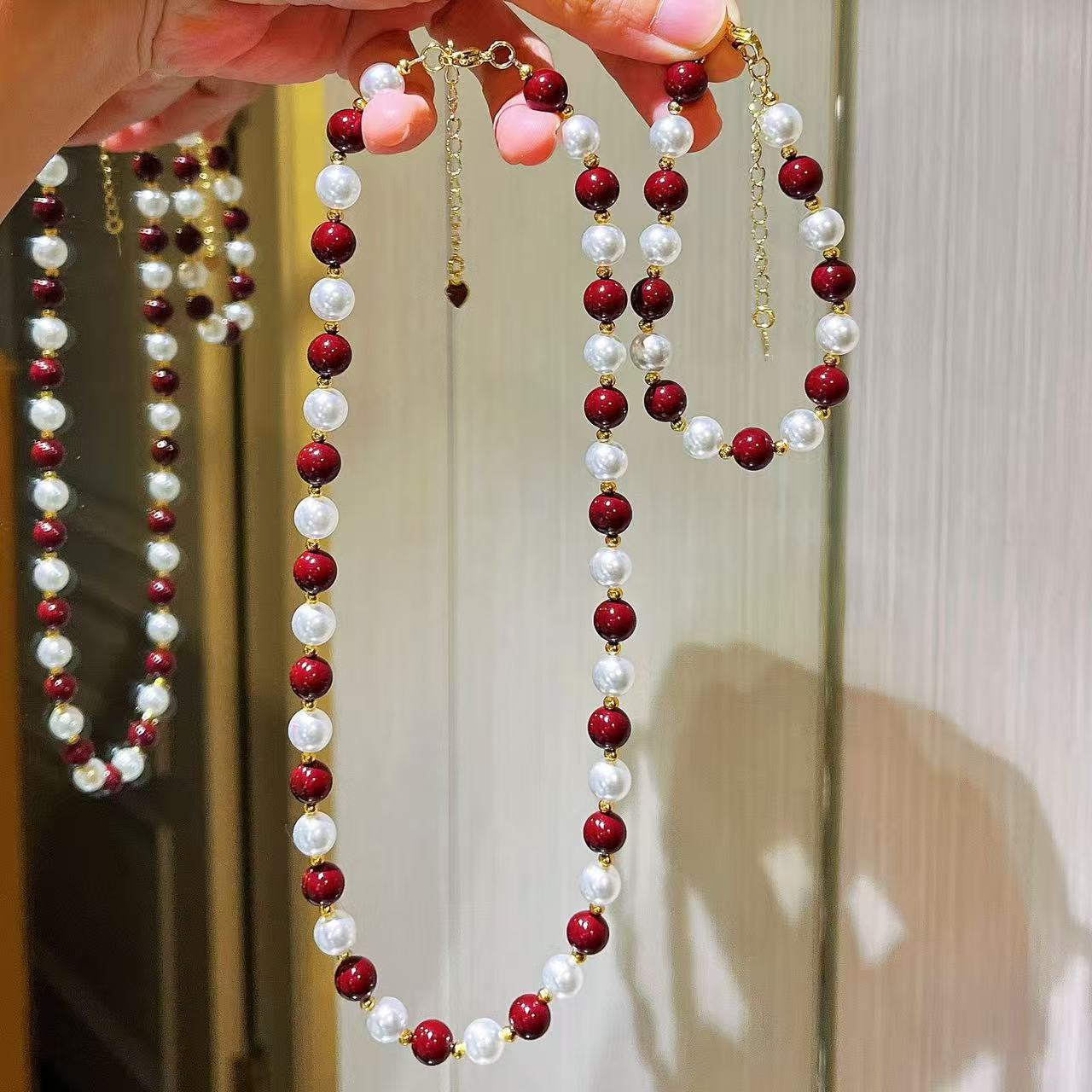 High Quality Red Cold White Pearl Necklace