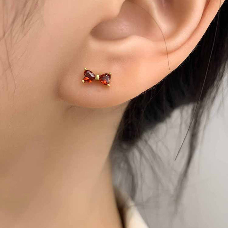 Women's Simple Compact Niche Design Loving Heart Earrings