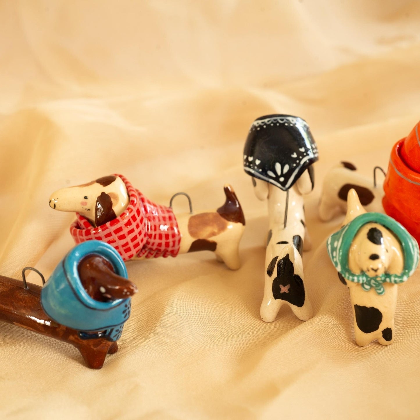 Unique Design Puppy Diversified Exquisite Details Highlight Stylish Textured Pendant