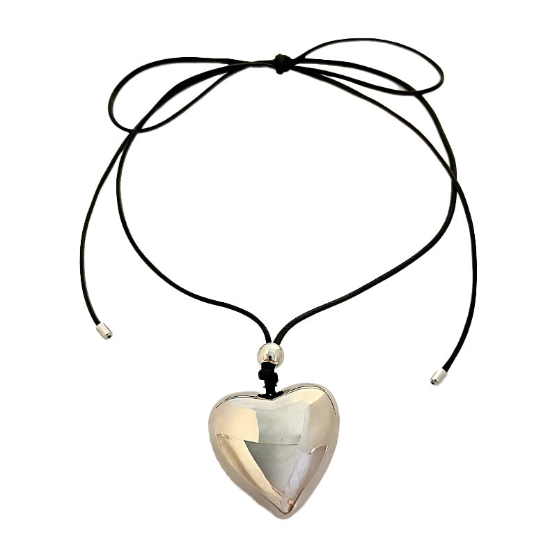 Women's Simple Free Knotted Pointed Heart Design Retro Fashion Necklaces