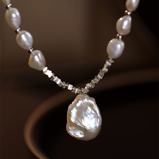 Women's Water Drop Pearl Retro Design Beaded Necklaces