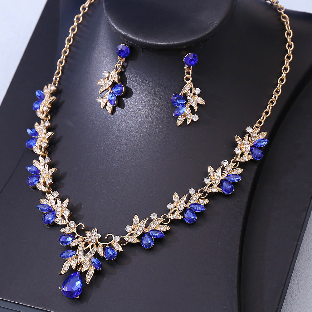 Women's Elegant Retro Flower Suite Joker Clavicle Necklaces