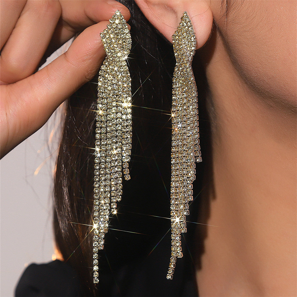 Sparkling Full Rhinestone Long Fringe Female Earrings