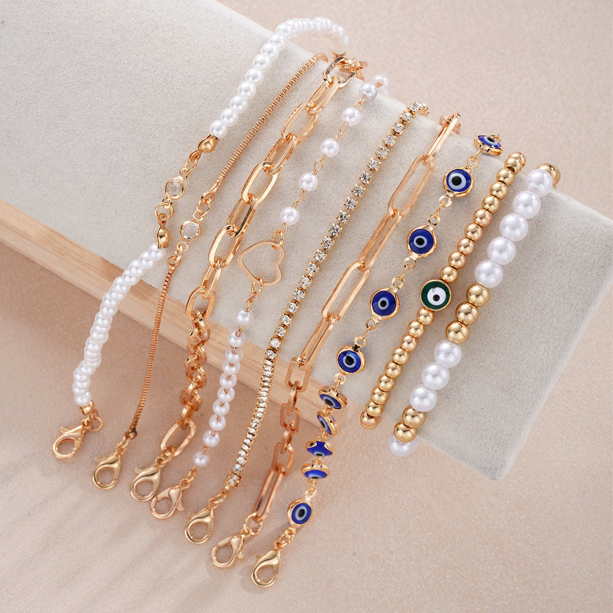 Women's Niche Devil's Eye Zircon Pearl Fashion Bracelet