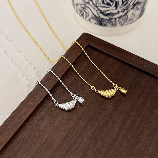 Sier Light Luxury Croissant Female Niche Necklaces