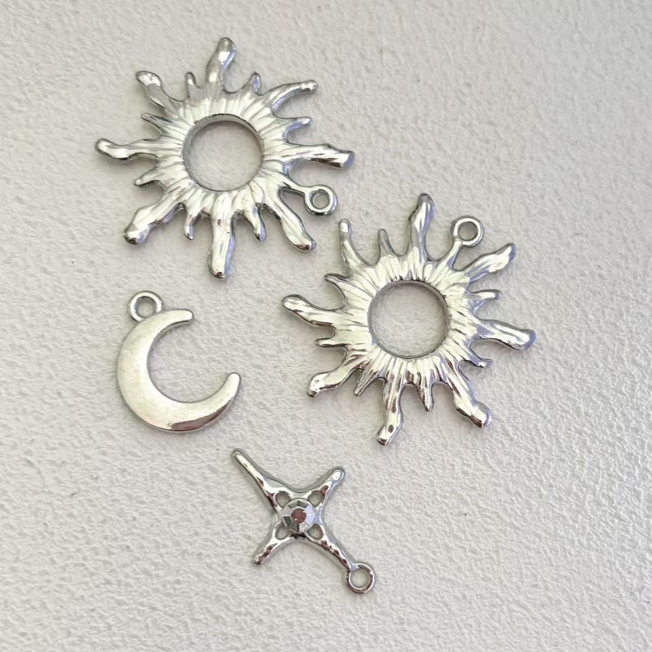 Hollow Sunflower Four Awn Star Moon Pendant