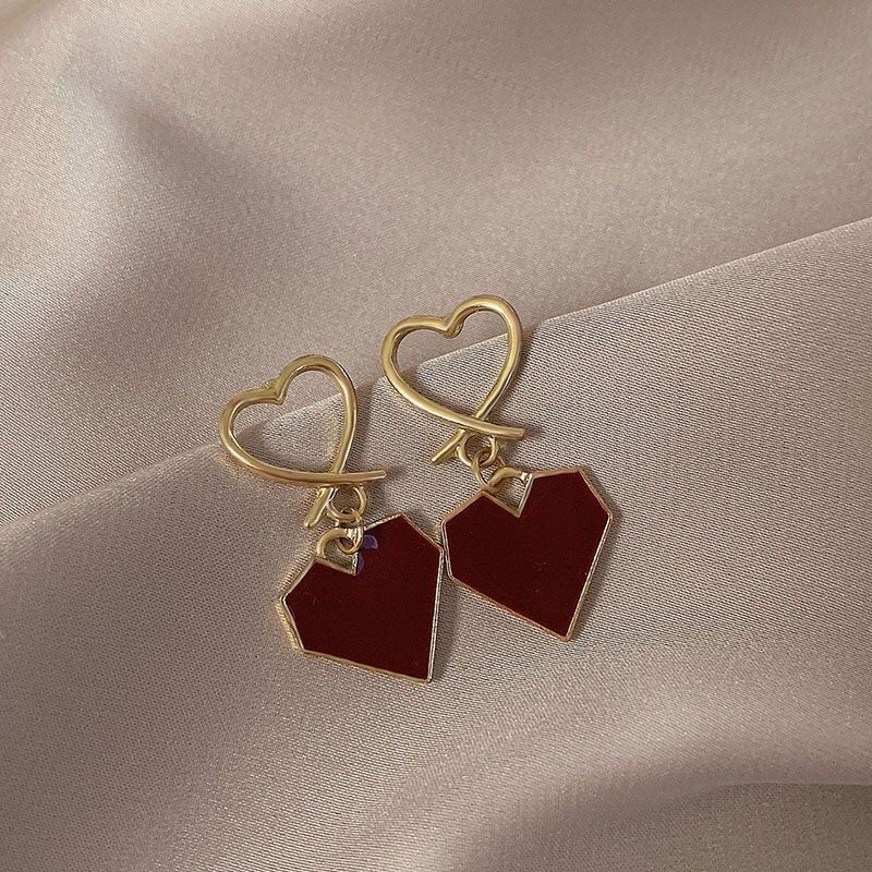 Women's Luxury Red Heart-shaped Ear Elegant Wild Earrings