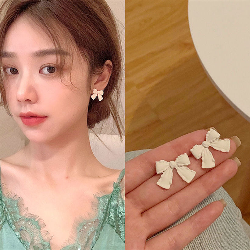 Fresh Sweet Cartoon Bunny Bear Love Heart Minority Design Refined Stud Earrings