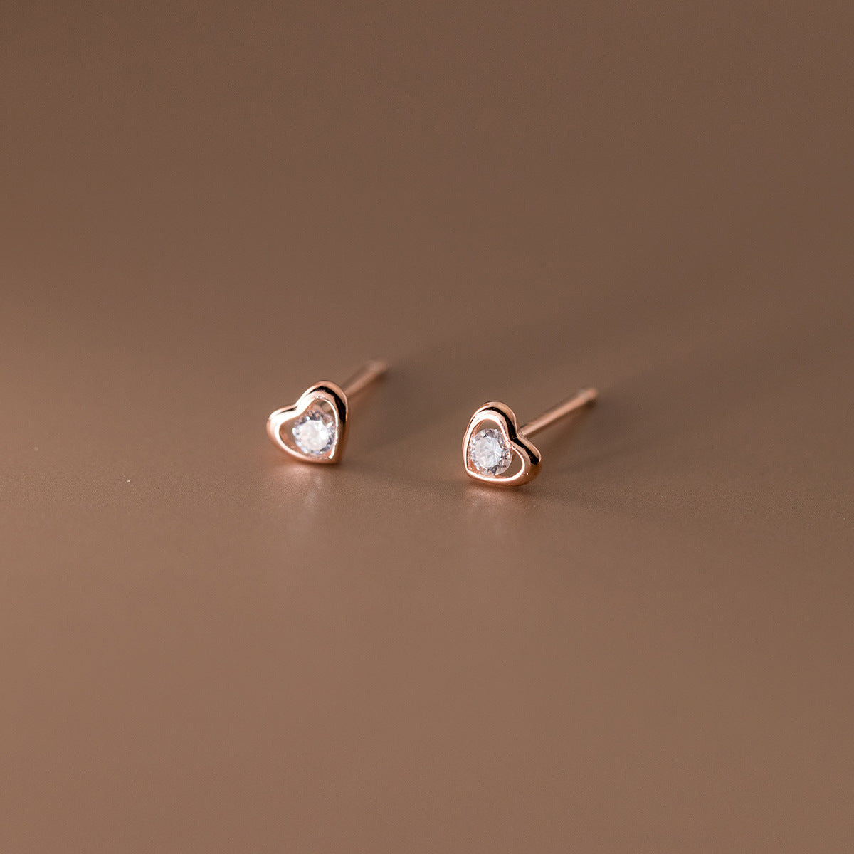 Women's Simple Love Heart Single Diamond Heart-shaped Earrings
