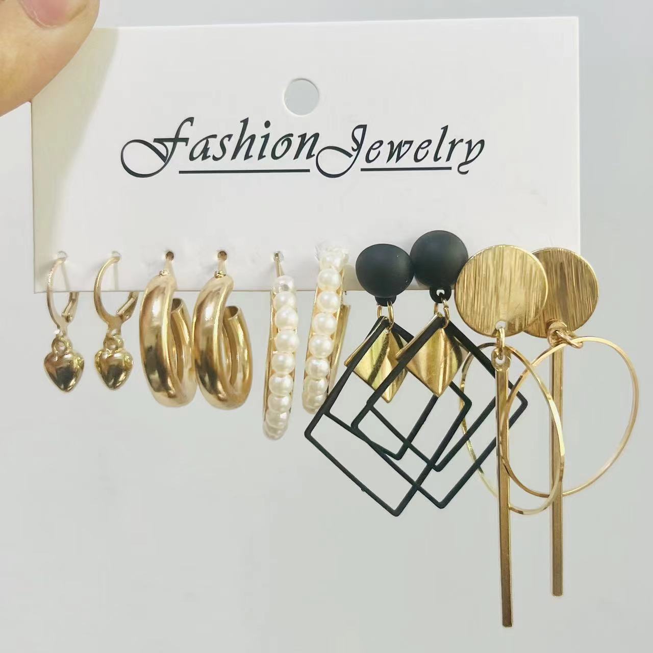 Women's French Retro Circle Pearl For Stud Earrings