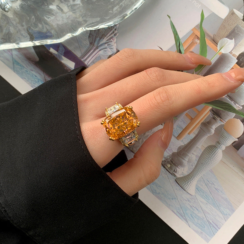 Women's Sole Gold-plated High Carbon Diamond Ice Flower Square Inlaid Rings