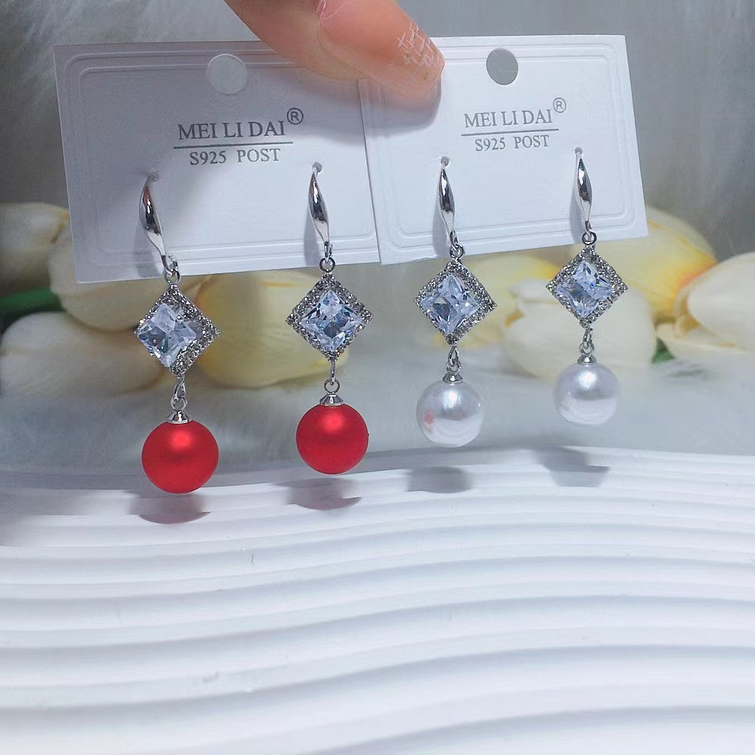 Women's Simple Three Pairs Of White Collar Earrings