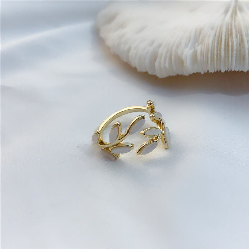 Fashion Wind Winding Leaf Shaped Open Rings