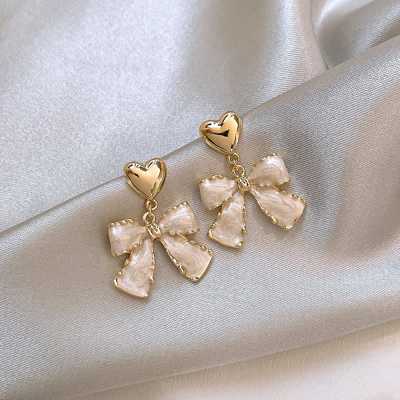 Women's Korean Pearl Simple Temperamental Ear Earrings