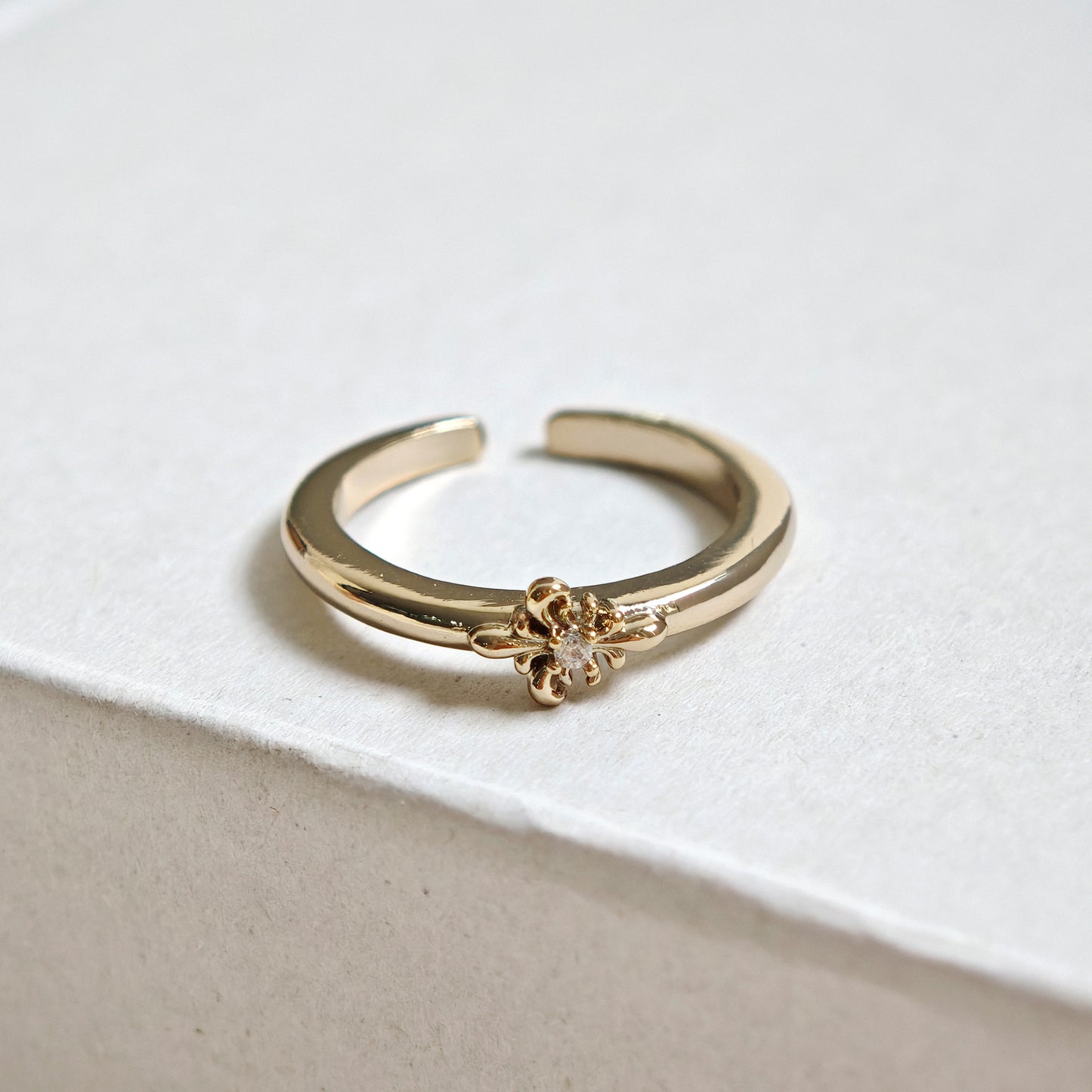 Women's Chinese Style Flower-de-luce Open-end Zircon Retro Affordable Luxury Simple Stylish Rings