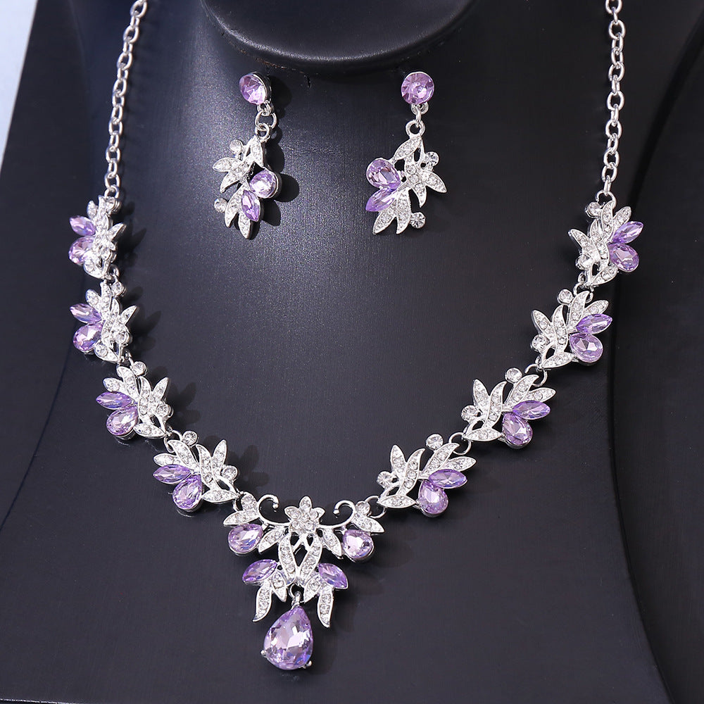 Women's Elegant Retro Flower Suite Joker Clavicle Necklaces