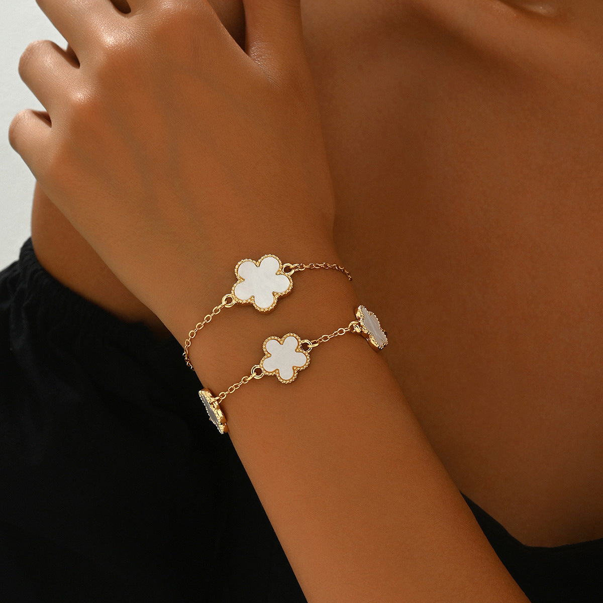 Women's College Plum Blossom Flower Design Drip Bracelets