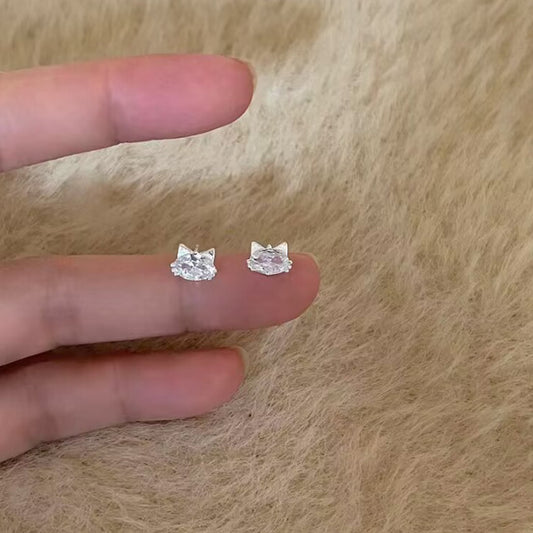 Luxury Fashion Super Flash Cat Simple Zircon Earrings