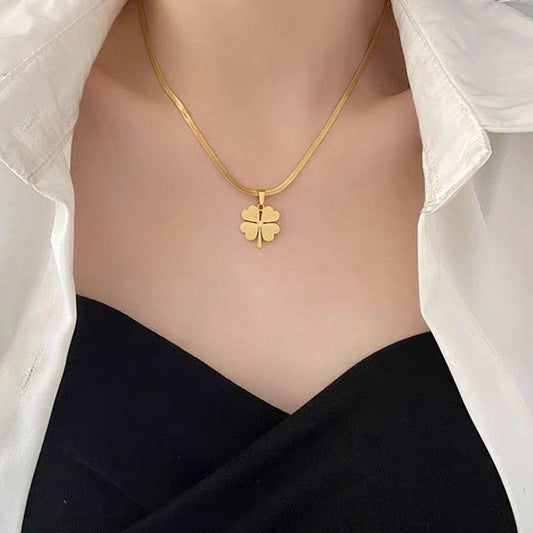 Luxury High-grade Clover Female Titanium Steel Necklaces
