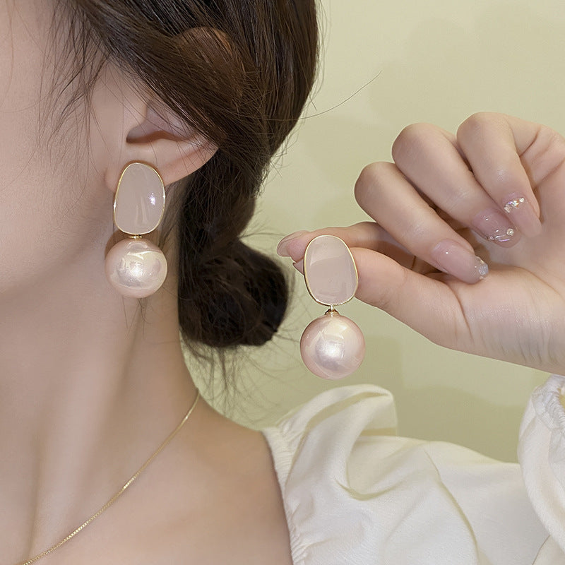 Women's Vintage Pearl Light Luxury Fashion High Sense Earrings