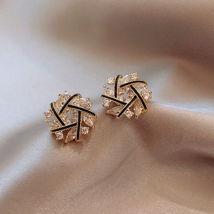 Cross Female Temperament Light Luxury Commute Earrings