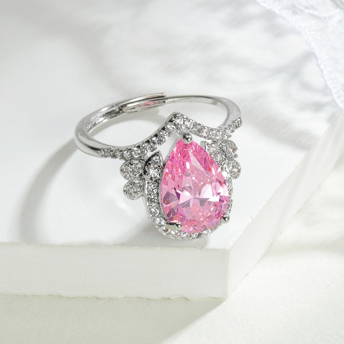 Fashion Crown High-grade Zircon Temperament Natural Rings