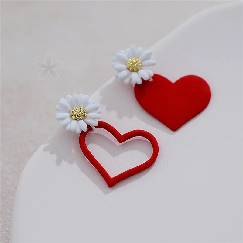 Summer Fresh Daisy Love Heart Niche Earrings