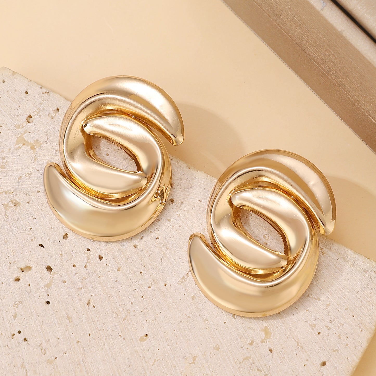 Irregular Geometric Ear Exaggerated Fashion Metal Earrings