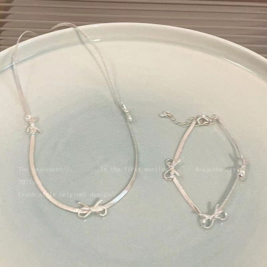 Cool Sier Bow Female Niche Design High-grade Snake Necklaces