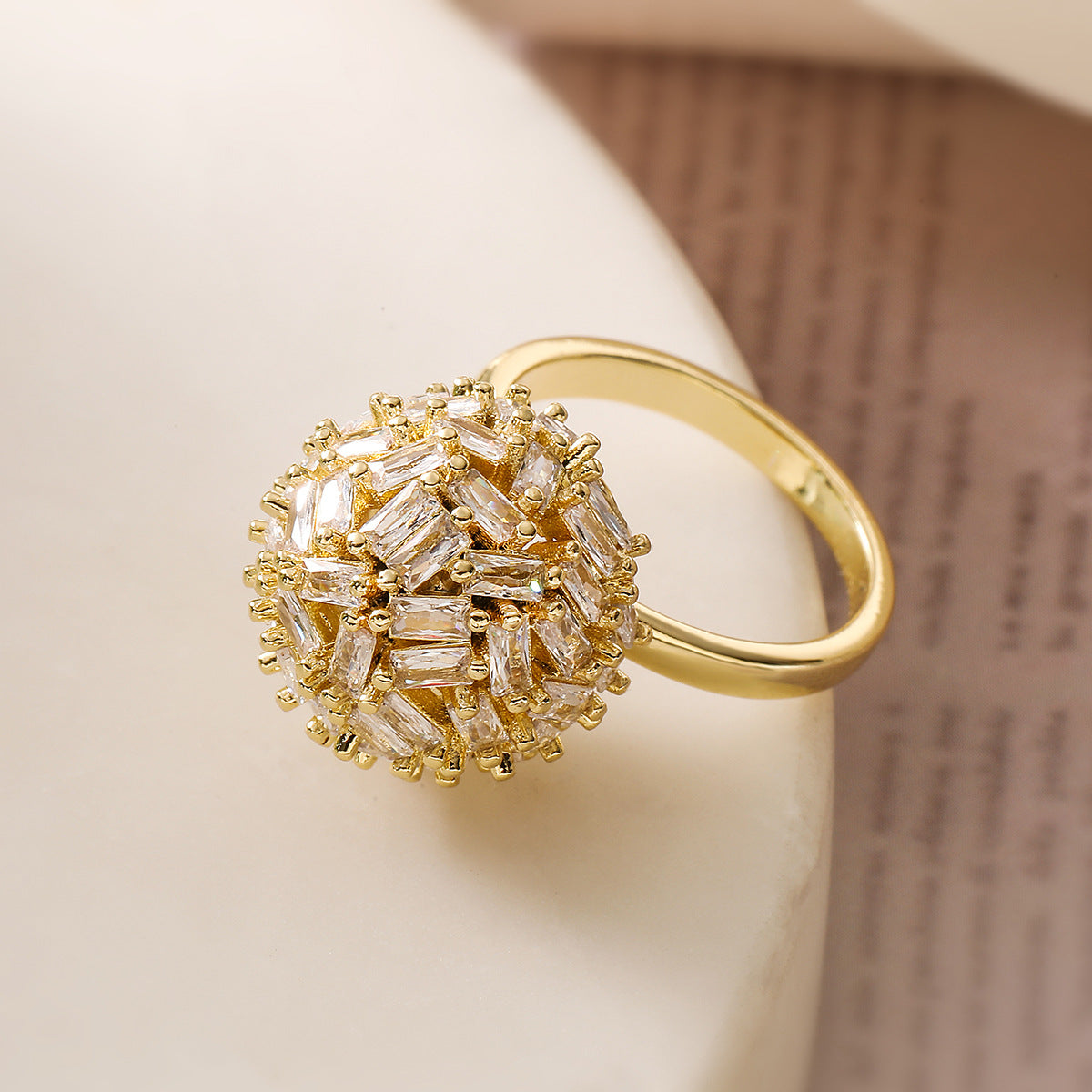 High-grade Female Niche Exquisite Gold Zircon Rings