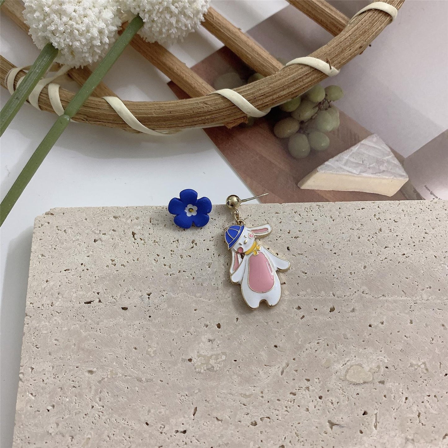 Fresh Sweet Cartoon Bunny Bear Love Heart Minority Design Refined Stud Earrings