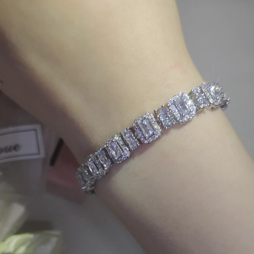Pretty Classic Geometric Modeling Female Minority Bracelet