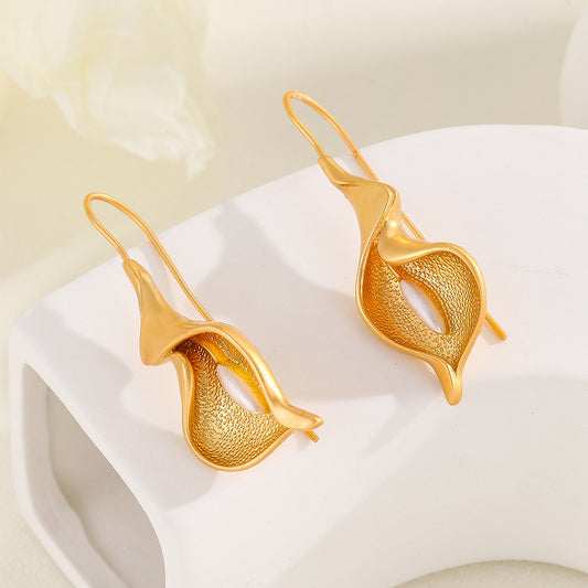 Women's Freshwater Pearl Creative Common Calla Antique Earrings