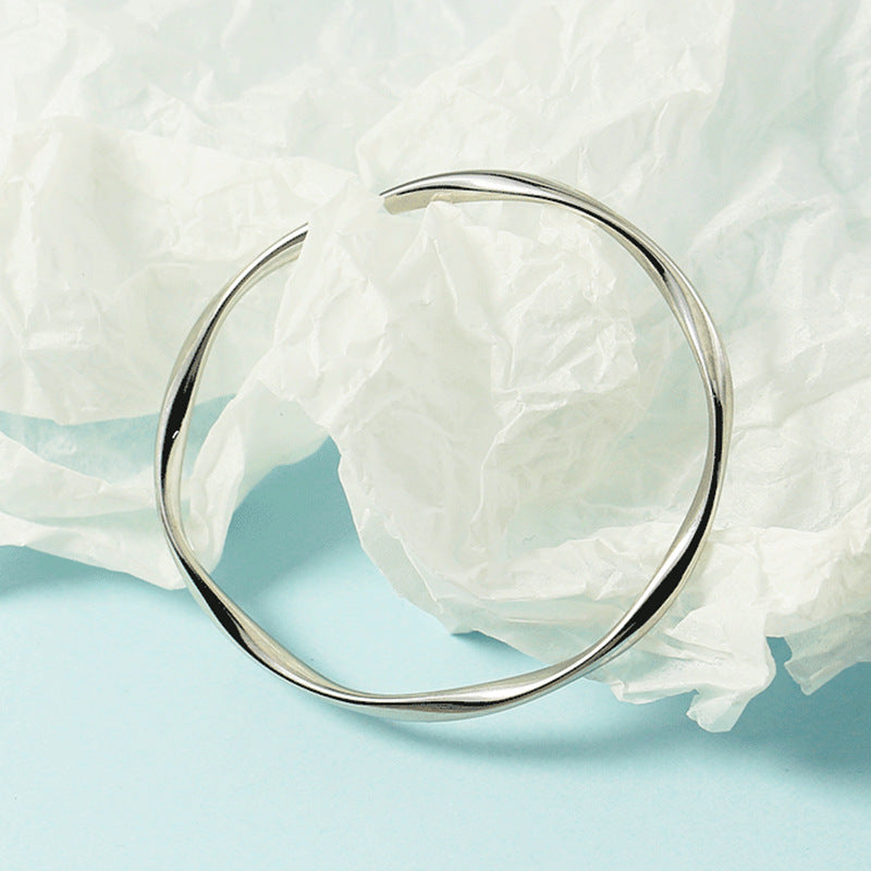 Mobius Open Female Design Simple Cold Bracelets