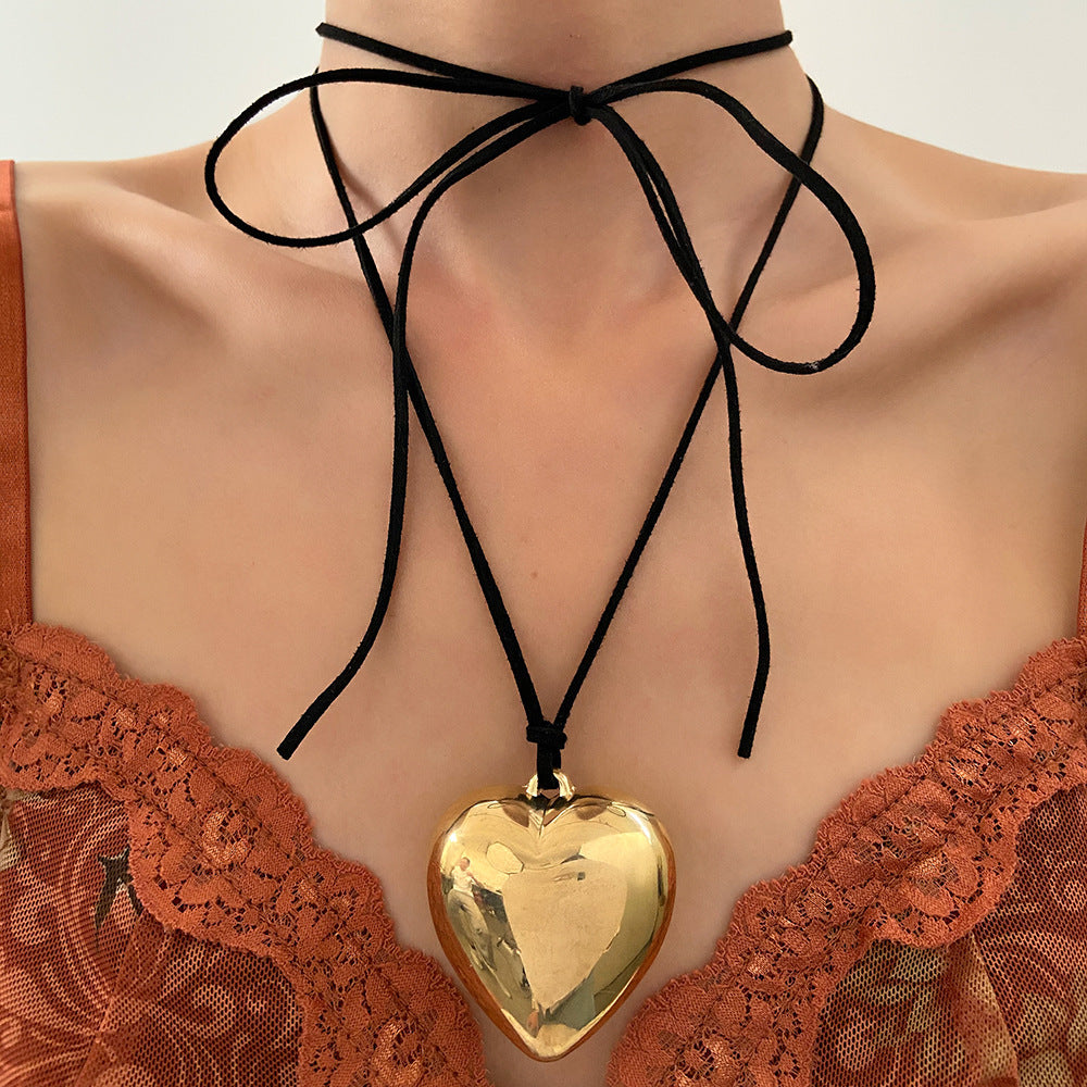 Women's Fashion Large Glossy Three-dimensional Love Thick Necklaces