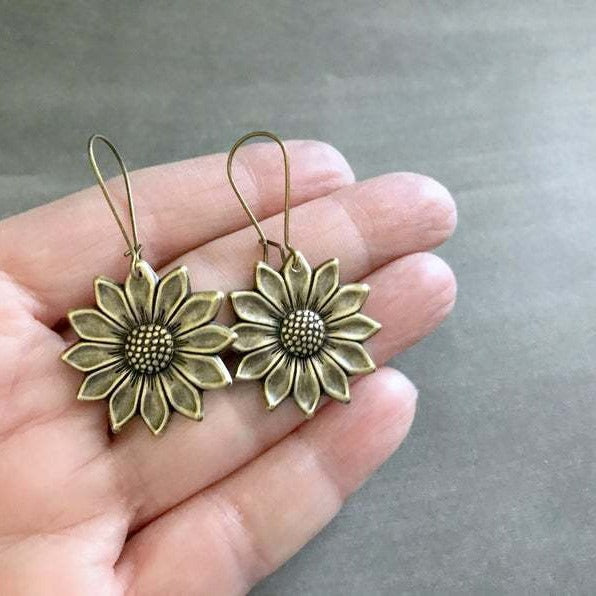 Three-dimensional Sunflower Eardrops Ancient Gold Beautiful Earrings