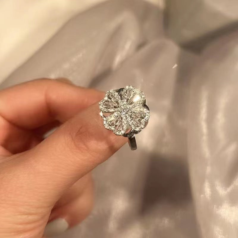 Design Electroplated Simple Rotating Four-leaf Clover Rings