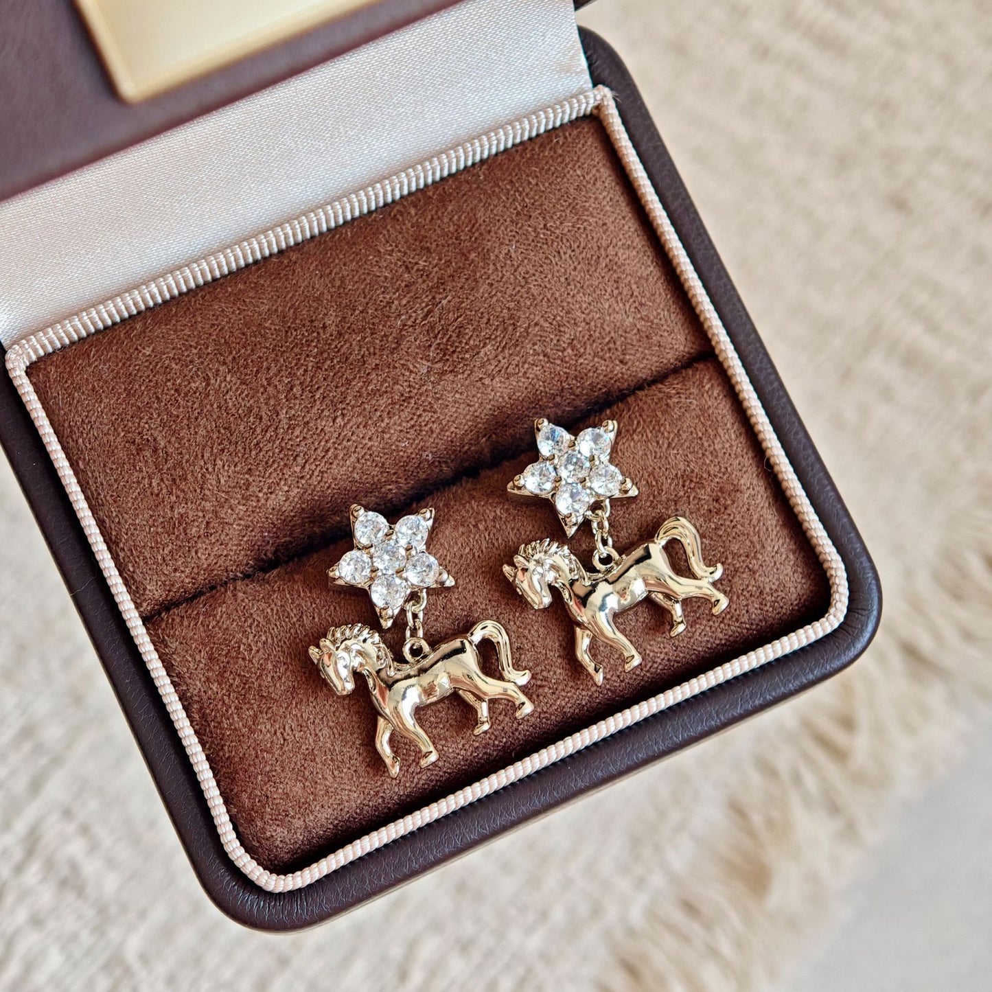 Light Luxury Exquisite Sparking Zirconium Pony Eardrops Design Horse Life Rings