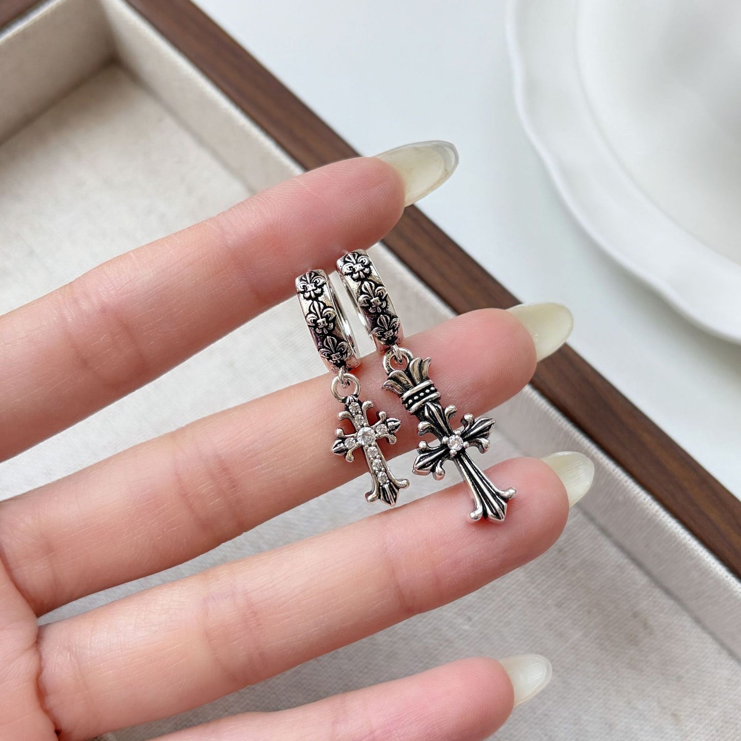 Women's Style Retro Cross Fine Fashion Hip Hop Earrings