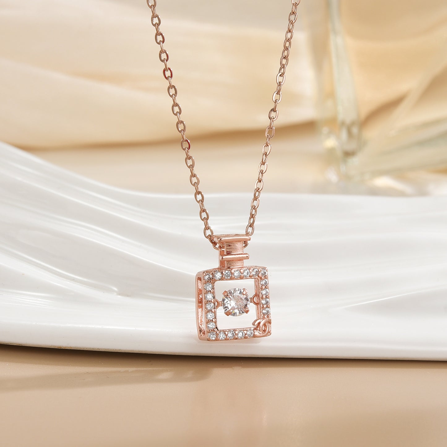 Women's Fading Smart For Simple Graceful Clover Clavicle Chain Niche Necklaces
