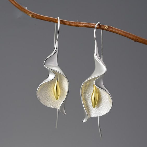 Women's Freshwater Pearl Creative Common Calla Antique Earrings