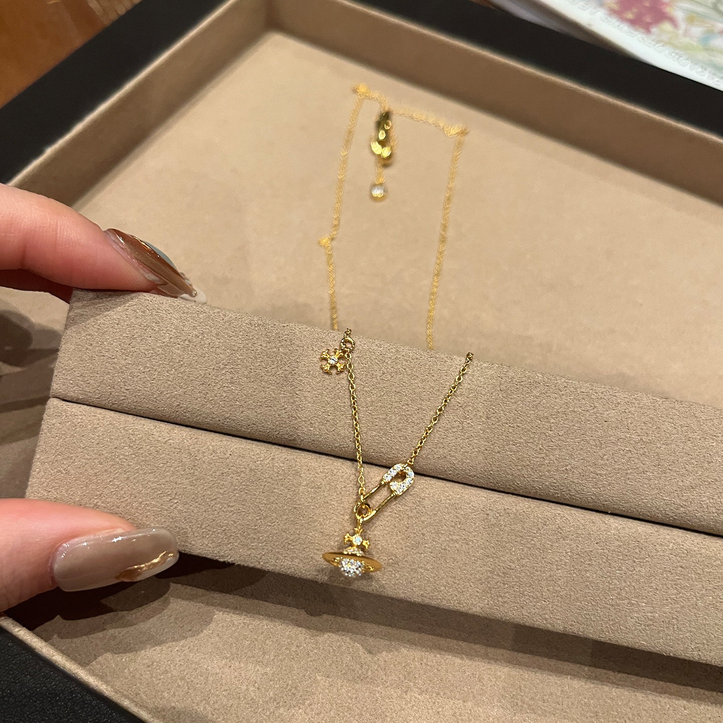Live Broadcast Flower-de-luce Pin Planet Sier Necklaces
