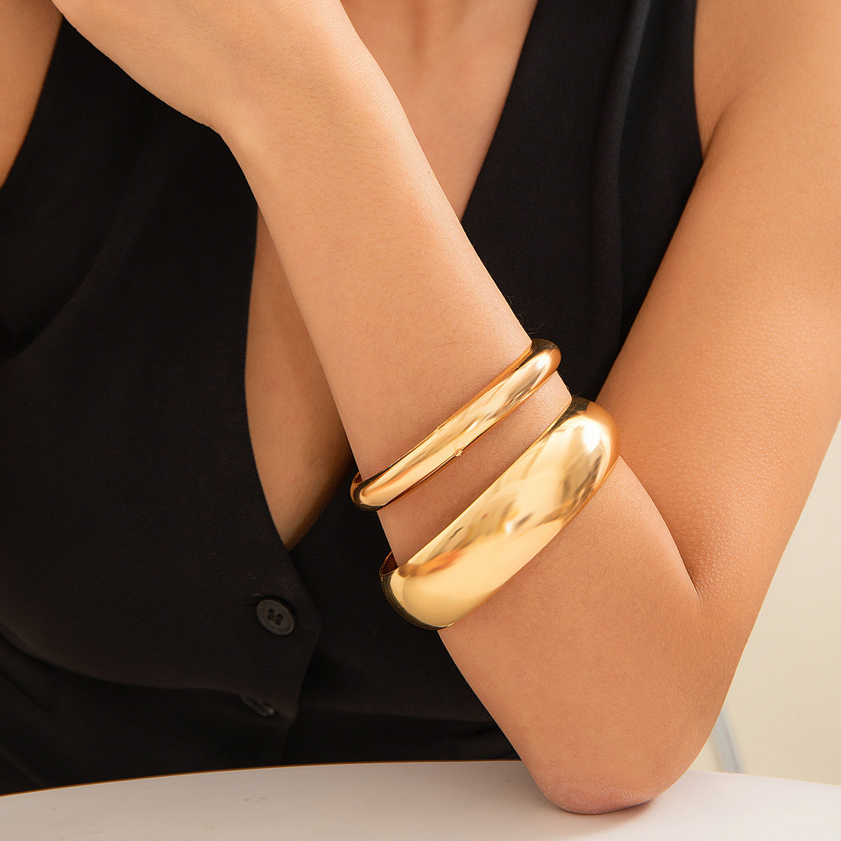 Women's Simple Fashion Arc Hand High-grade Niche Bracelet