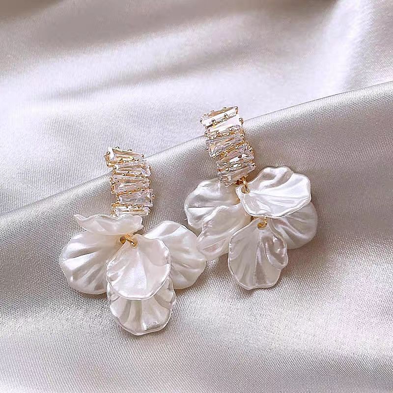 Women's Series Flower Vacation Style Niche High-grade Earrings