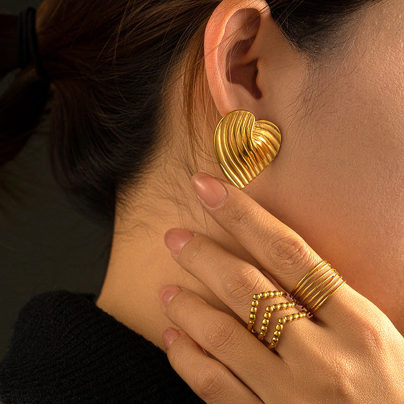 Stainless Steel Titanium Glossy Heart-shaped Design Corrugated Earrings