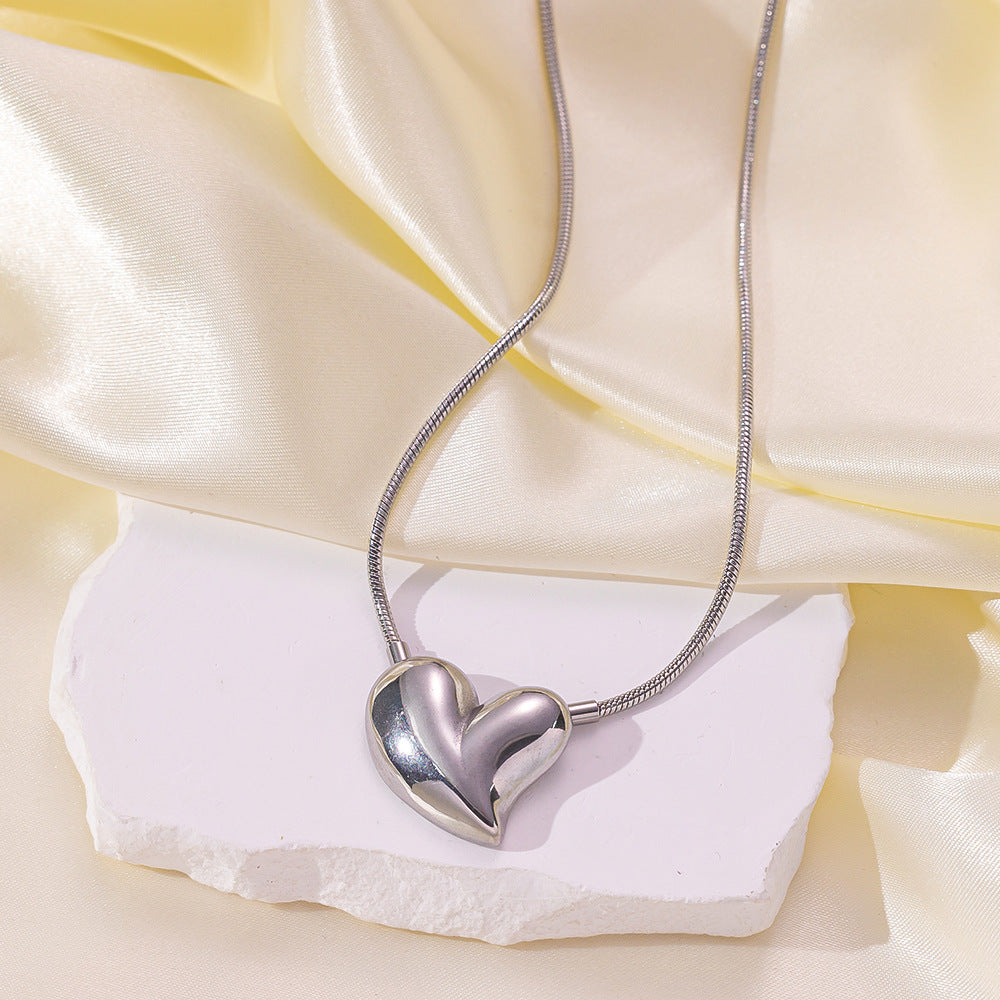 Women's Heart-shaped Stainless Steel For High-grade Golden Peach Heart Necklaces