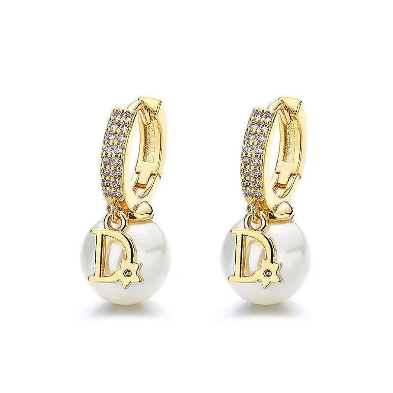 Women's High-grade Light Luxury Temperament Letter Generous Shell Pearls Earrings