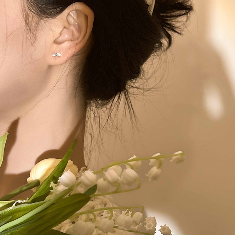 Women's Simple Compact Niche Design Loving Heart Earrings